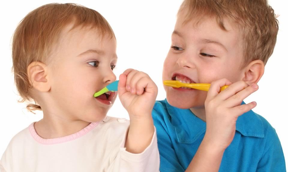 Centre Dental Cise - Cepillado de dientes de los más pequeños